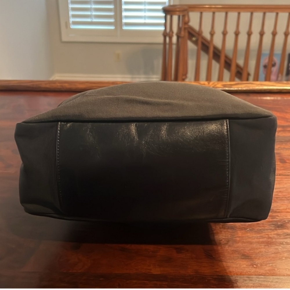 GUCCI Vintage Nylon Hand Bag with Bamboo Handle Black - Picture 3 of 12